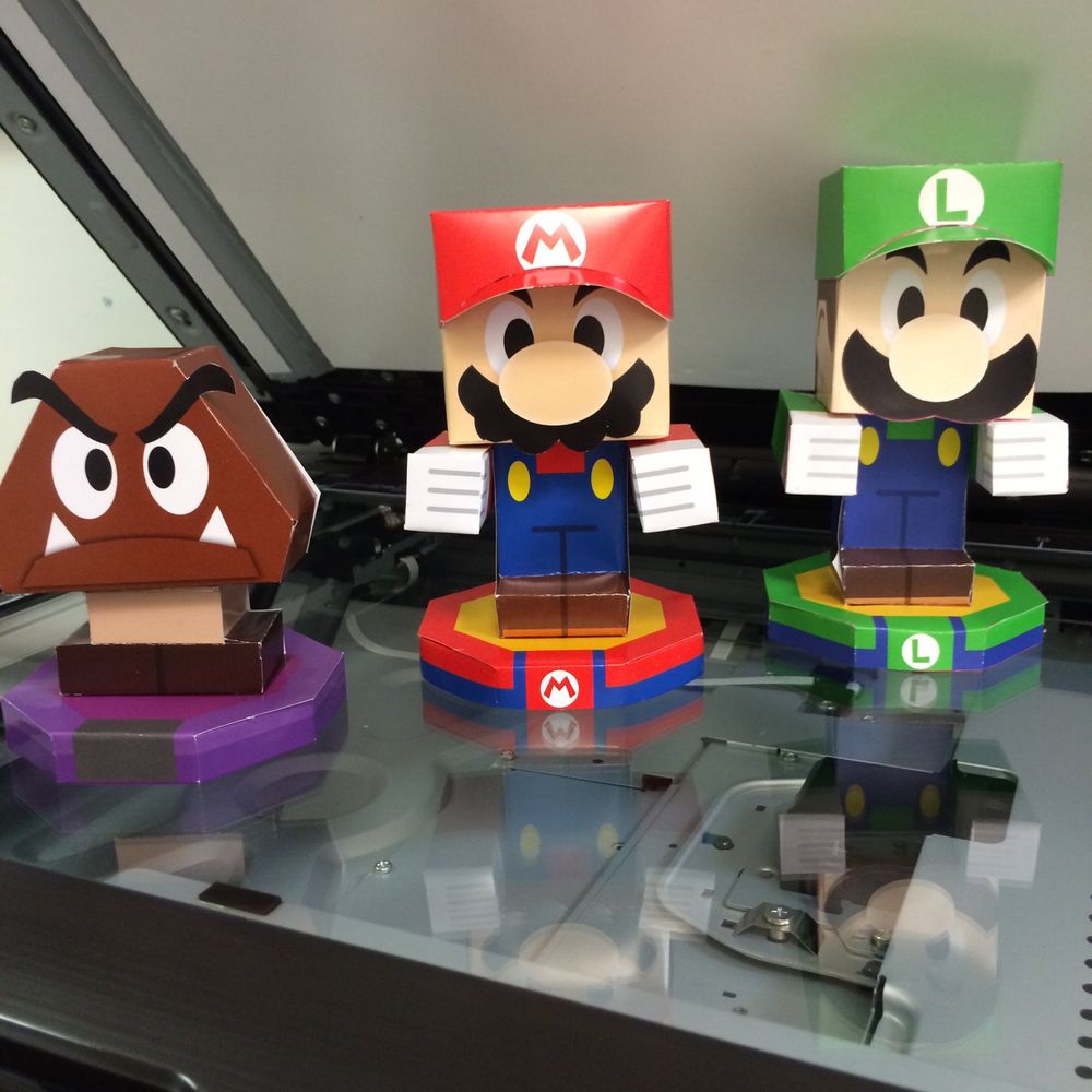 Mario Luigi figurki plastikowe + papercraft
