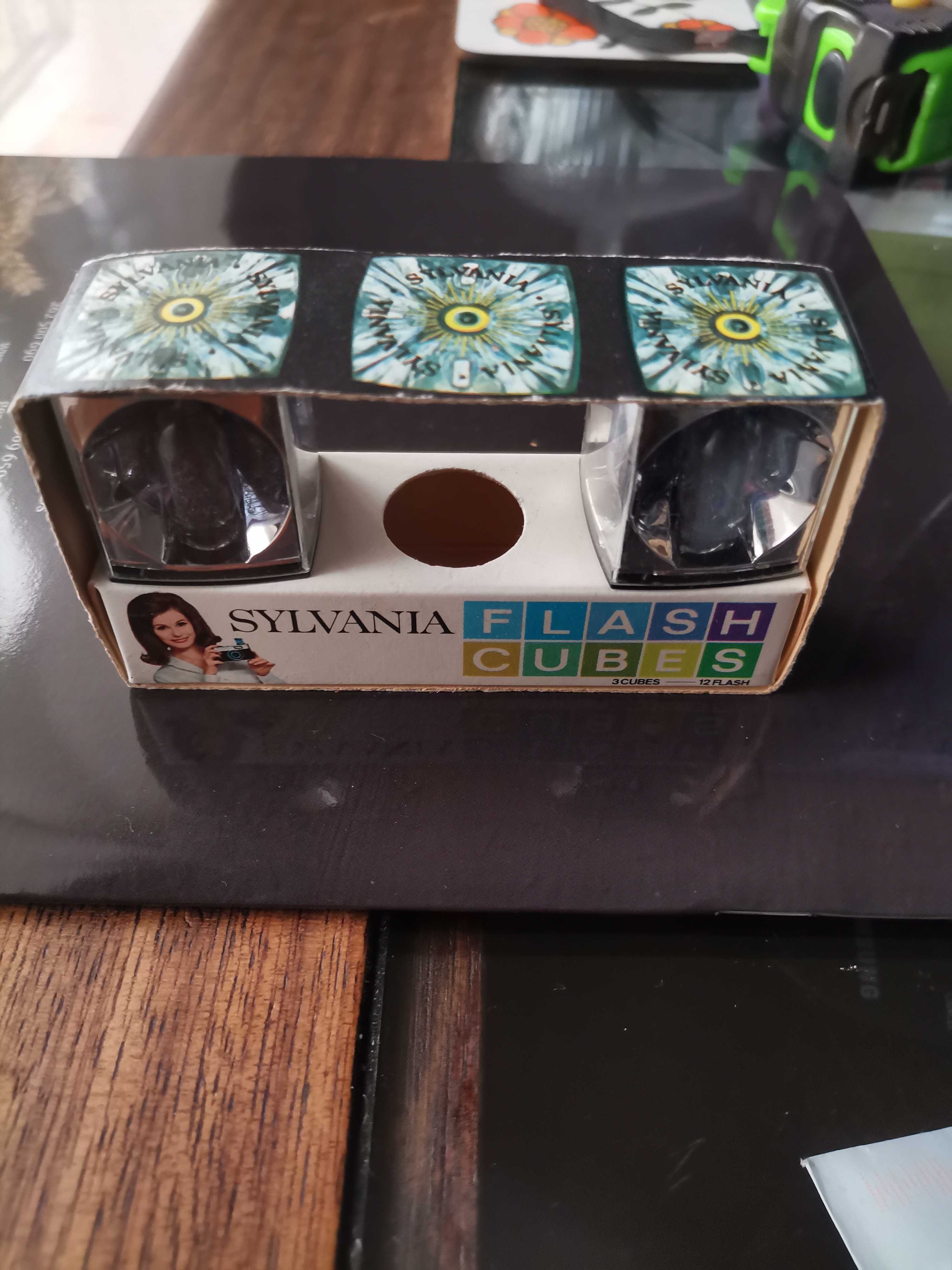 Flash cubes sylvania