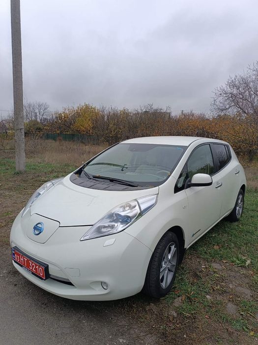 Продам свіжопригнаний Nissan Leaf  2012.батарея 9 палок!!!