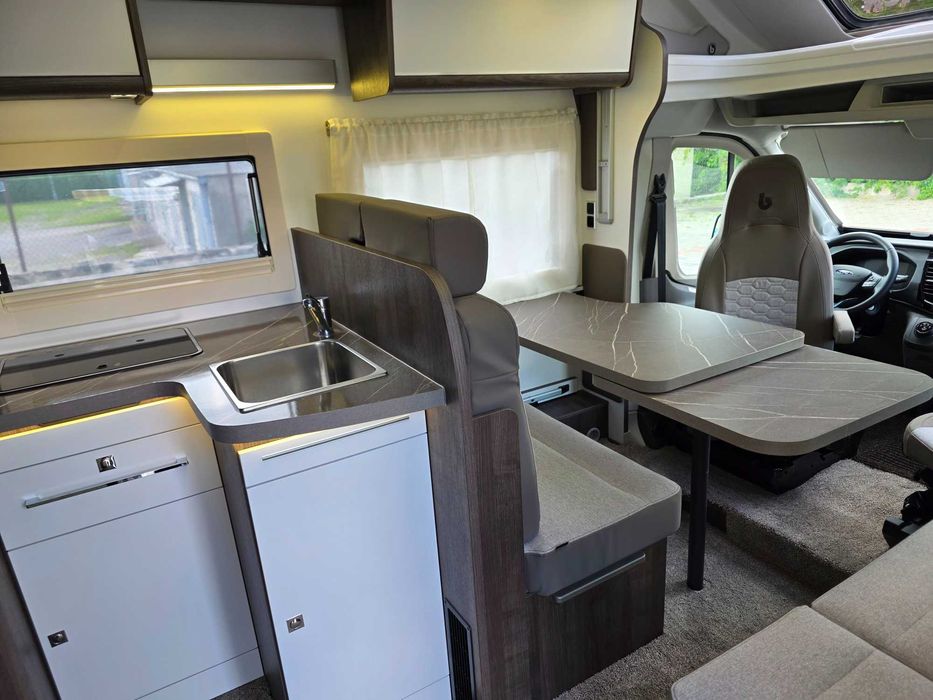 Kamper Wynajem ZIMOWY VIP 5 Bogate Wyposażenie Wypożyczalnia Camper