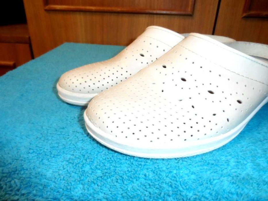 Кожаные клоги босоножки с закрытым носком мюли шлепки на низком ходу