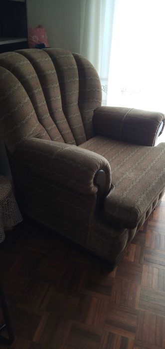 Sofá poltrona robusto 150€