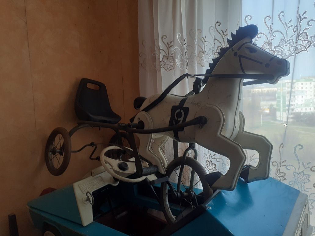 Лошадка конь метал пластик.