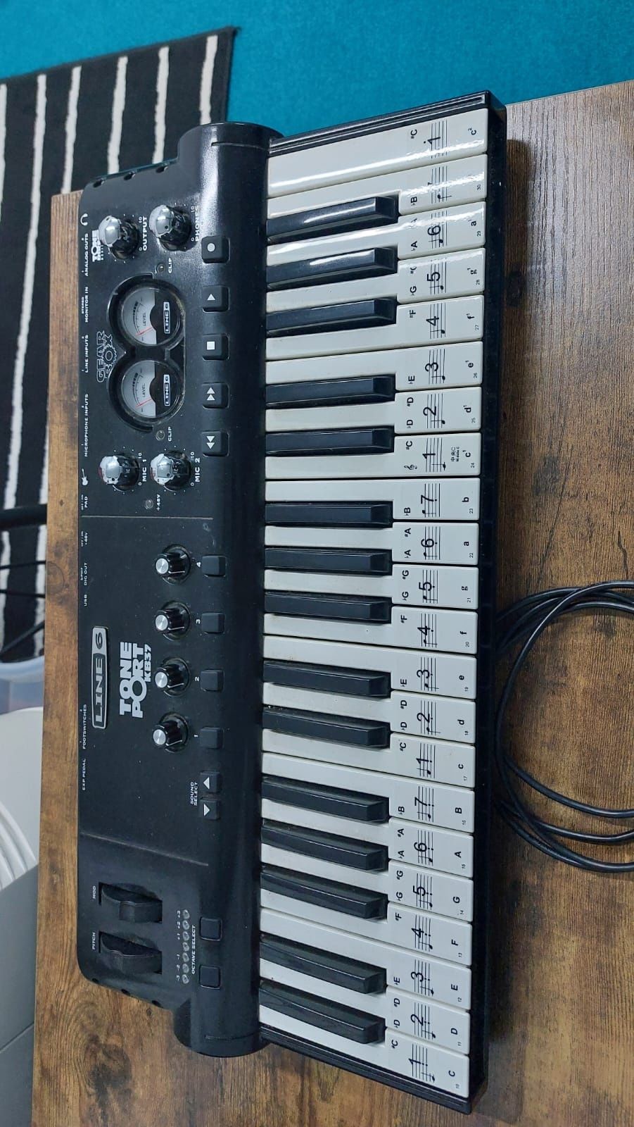 Teclado midi Line 6 KB37