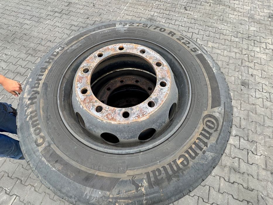 Komplet 4 kół, felga, opony Continental 275/70 R22,5