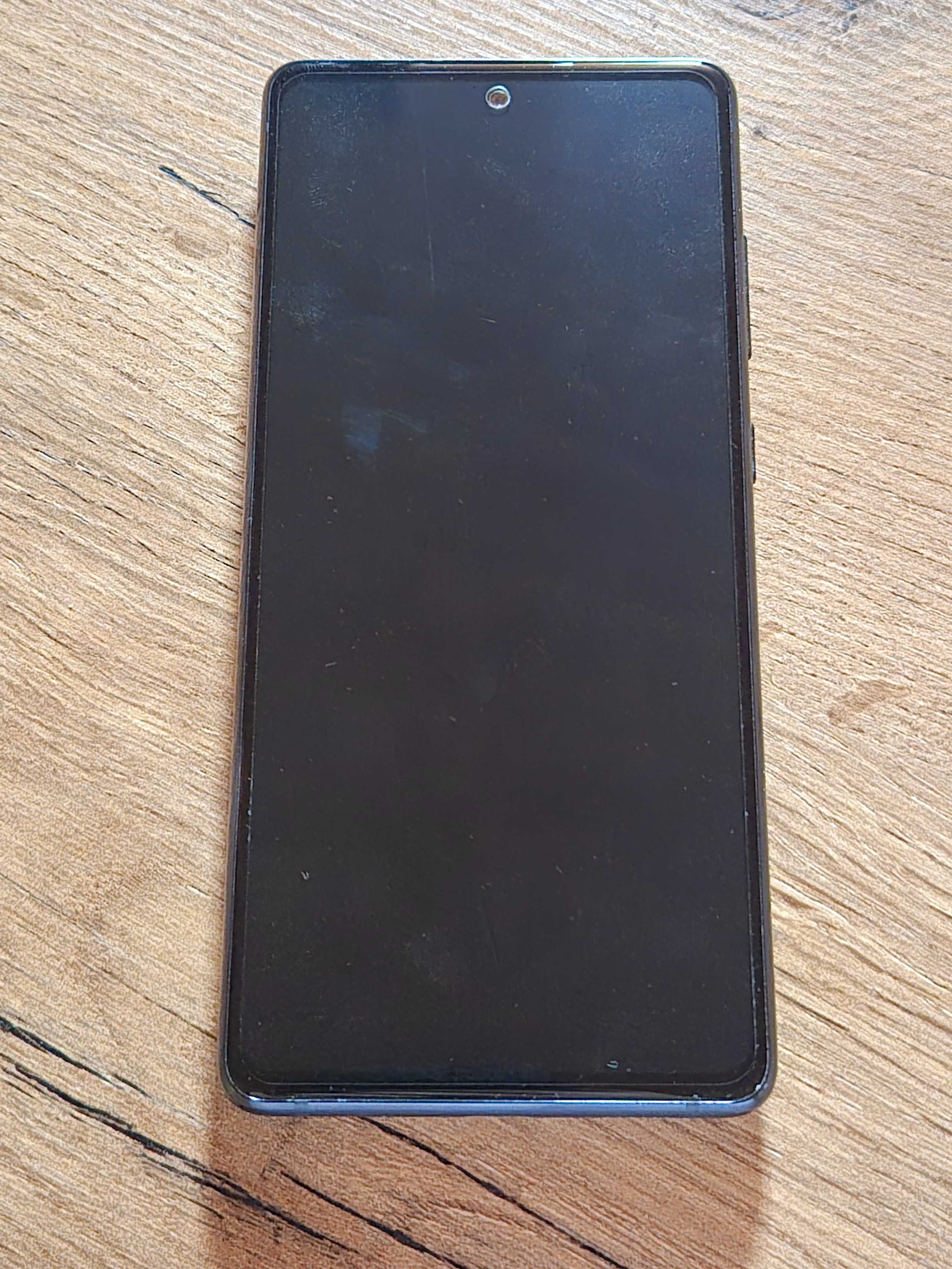 Samsung Galaxy S20 FE z etui