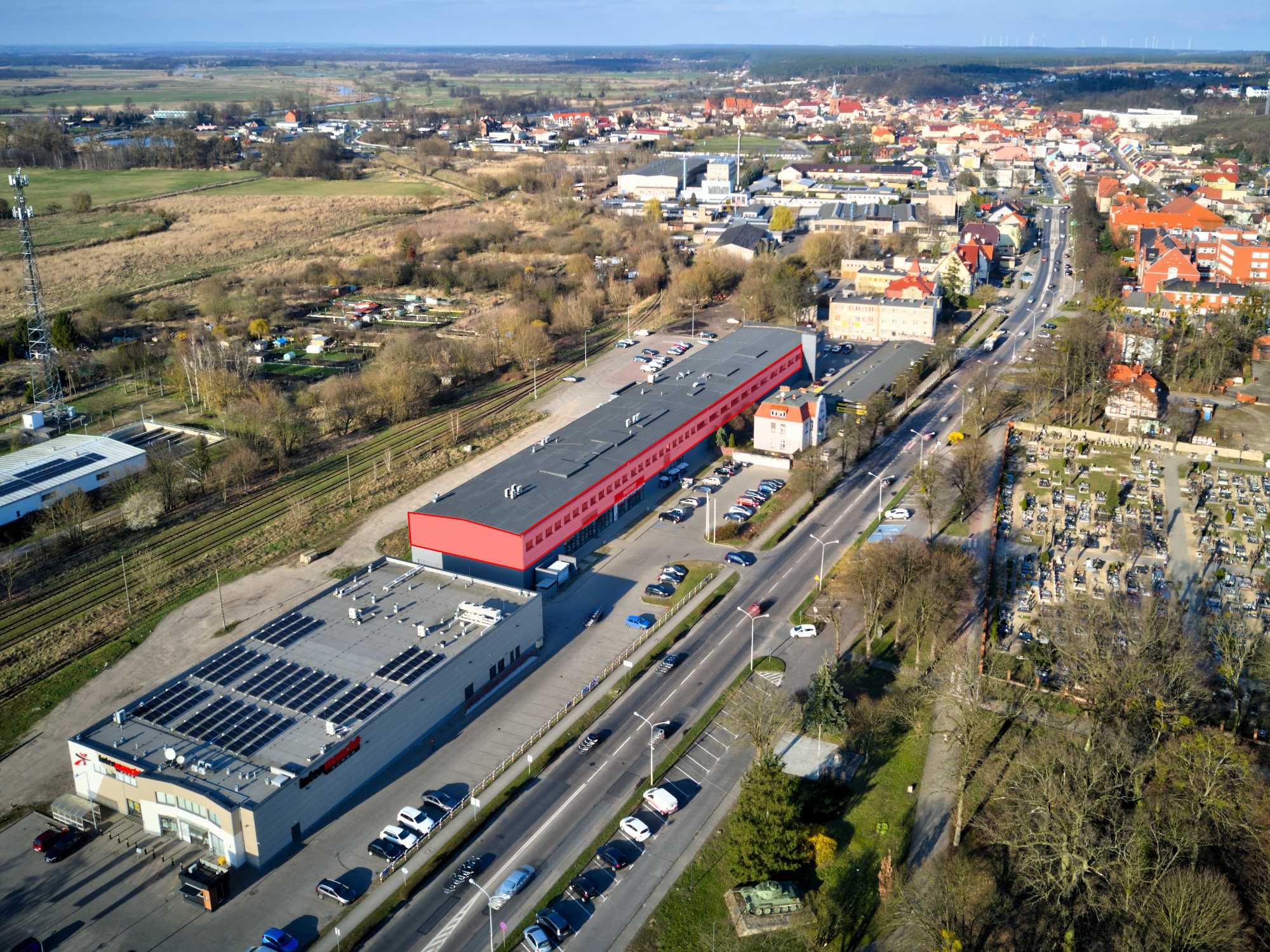 PIĘTRO budynku handlowo-usługowego o pow. 2892m-projekt na 45 mieszkań