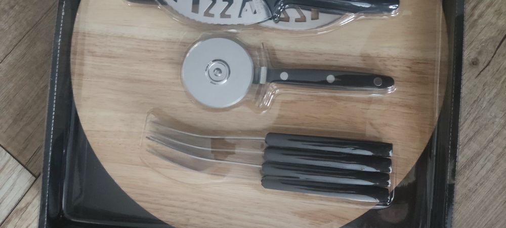 Nowy , zestaw do pizzy 10 elementów
