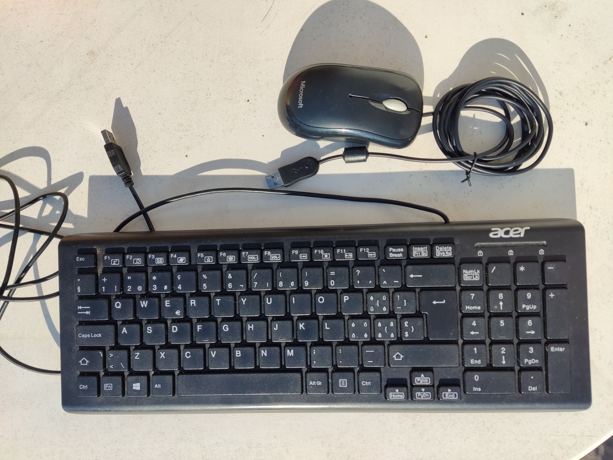 Teclado Acer e rato Microsoft