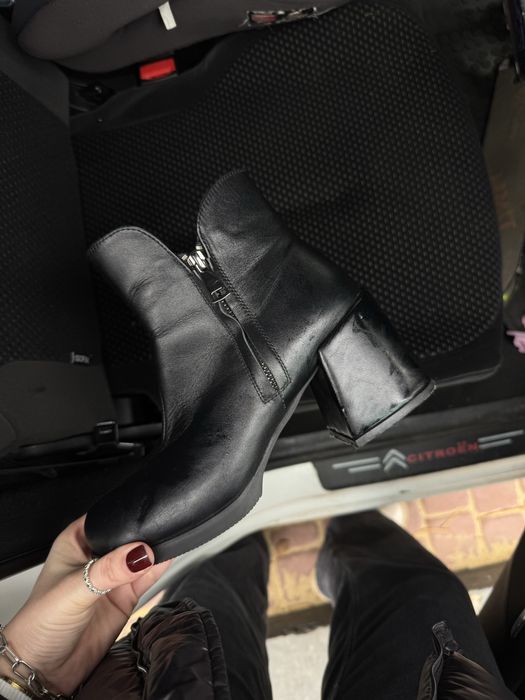 Ботинки жіночі шкіряні