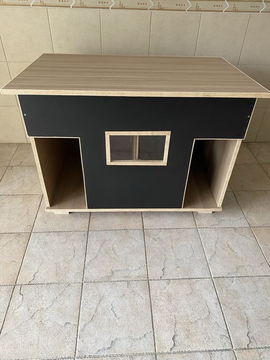 Casota para 2 caes de porte medio