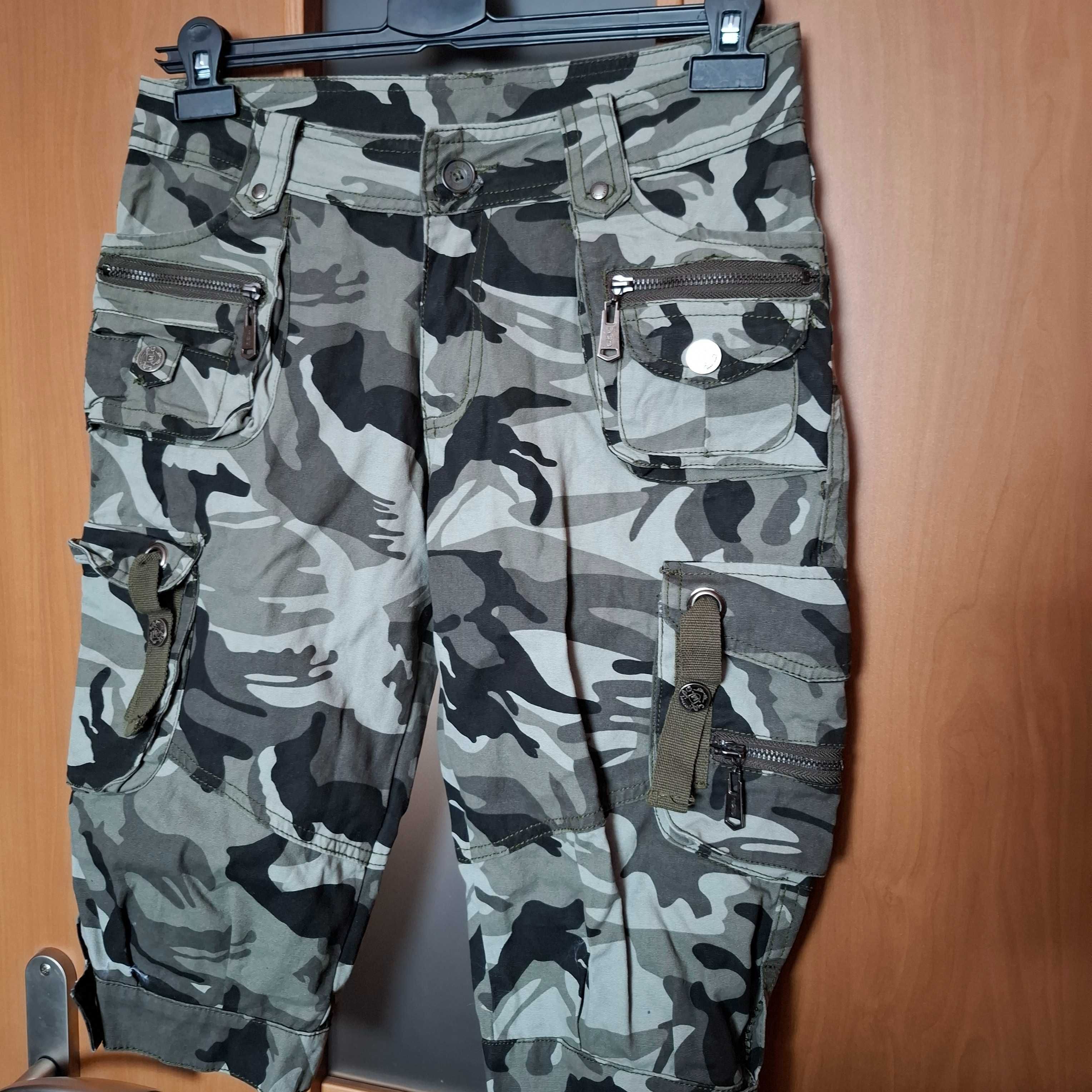 Spodnie bojówki moro khaki z kieszeniami jak nowe dł. do kolan rozm. L