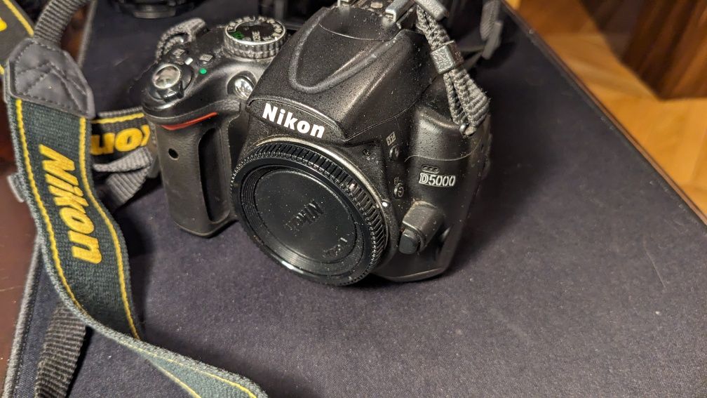 Nikon D5200, D5000, nikkor 50mm, 35mm, 18-105mm