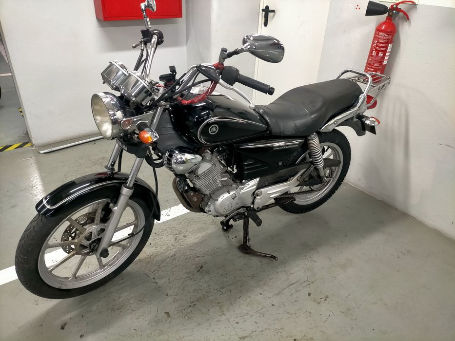 YBR 125 custom 2012 com 10800km