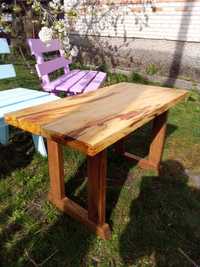 Столик для тераси виготовлений з натуральної деревини
