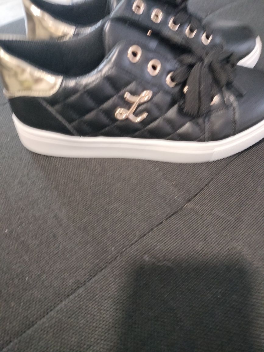 Vendo tênis novos