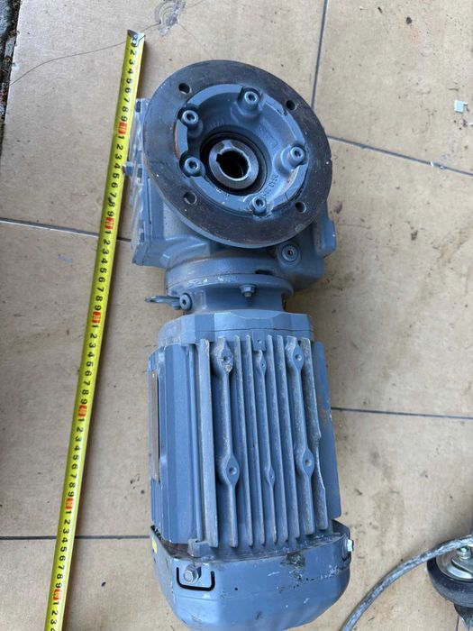 Motoreduktor, silnik sew 0,75 kw 44 obrotów