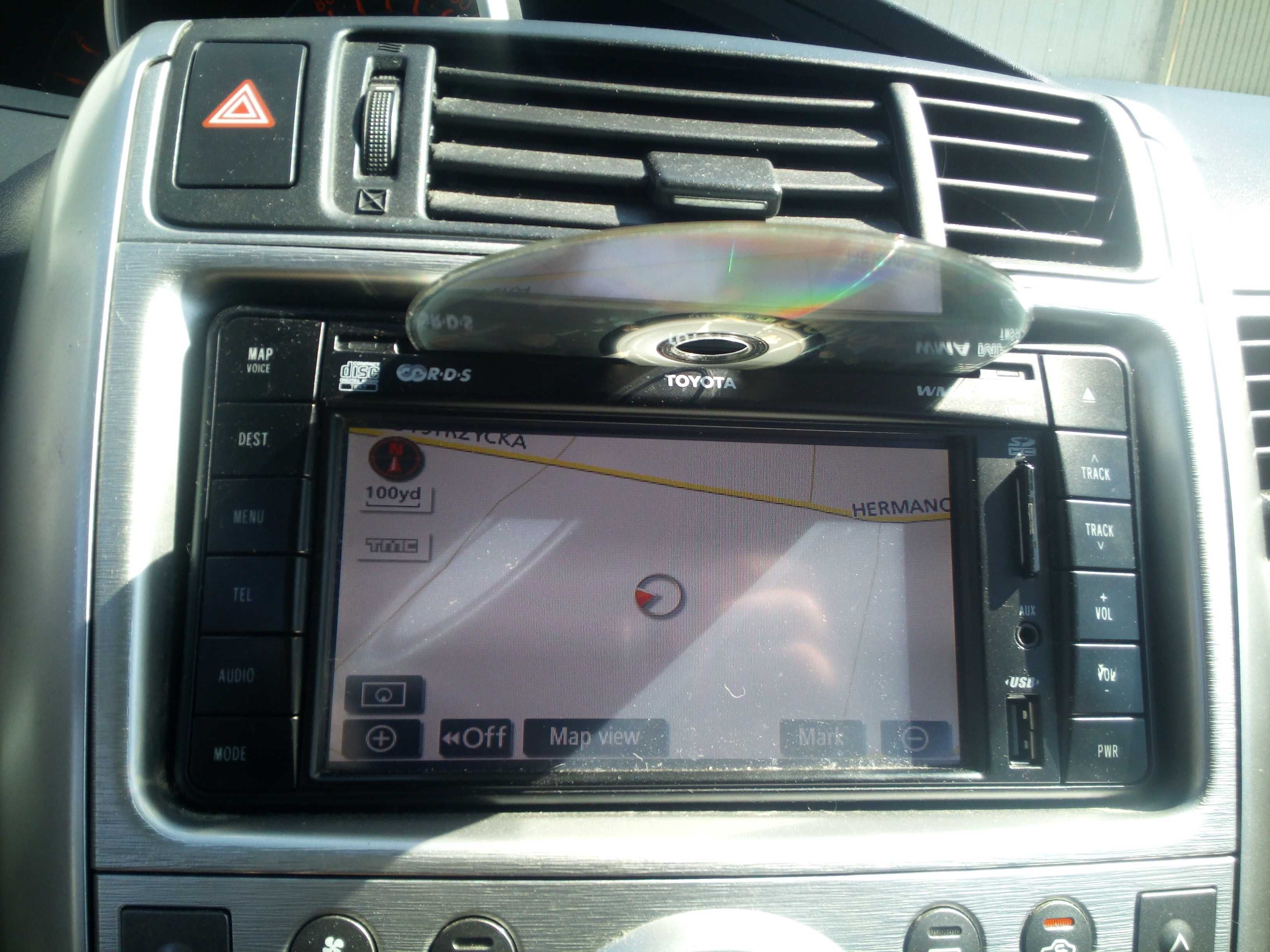 Toyota Verso 09-18 radio ramka nawigacja