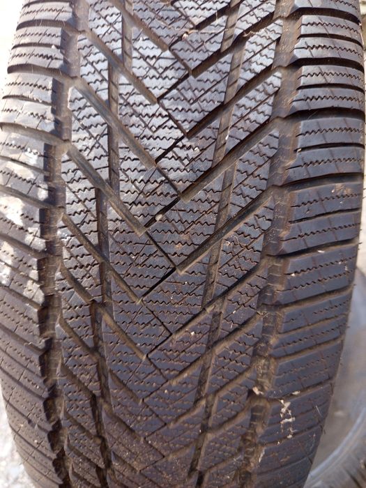 Шини б/у зима 245/70/16