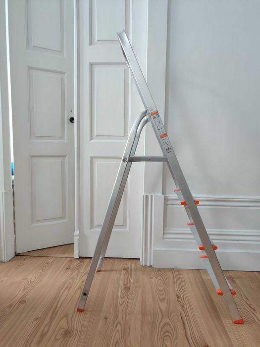 Escadote de alumínio 4 degraus