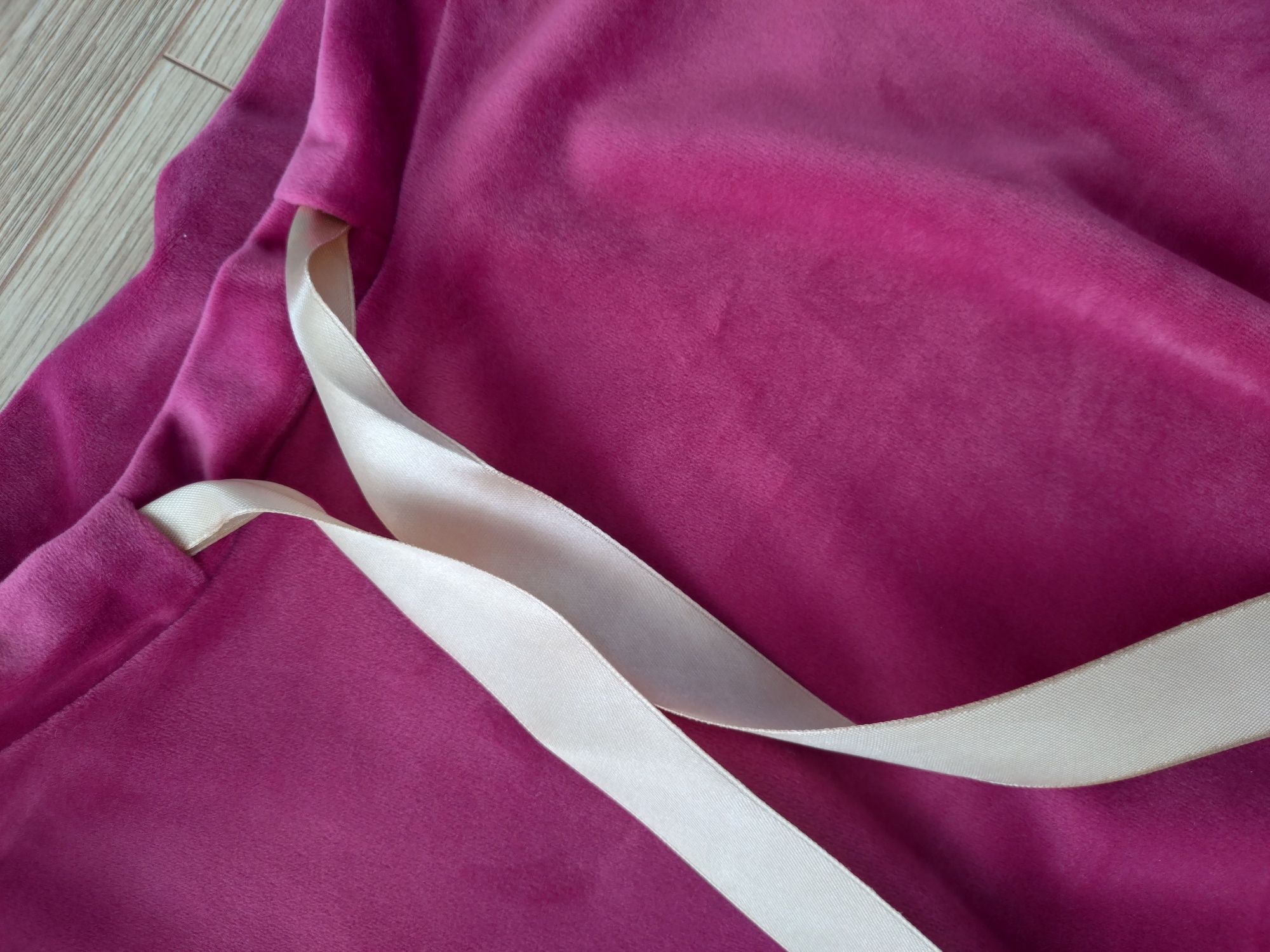 Dres welurowy S biskupi