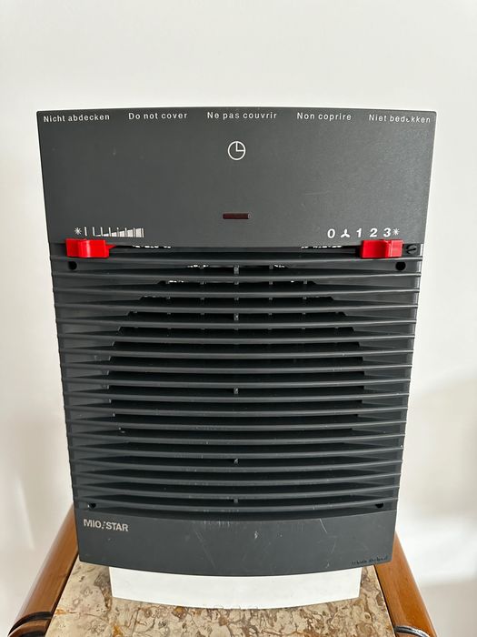 Pequeno aquecedor e ar condicionado,