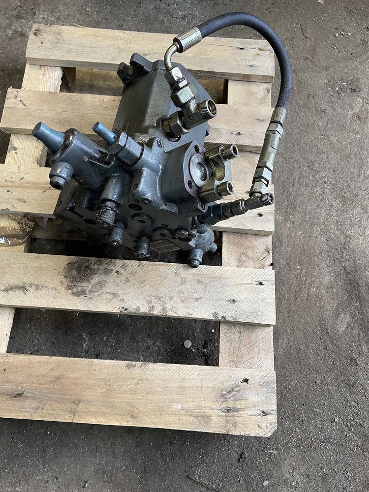 Silnik obrotu linde do koparki LIEBHERR 914 924 C