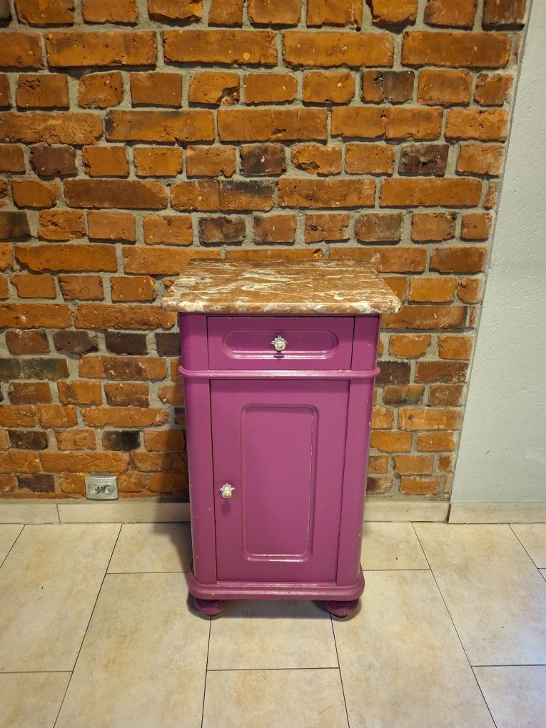 Komoda różowa z blatem marmurowym/ Design