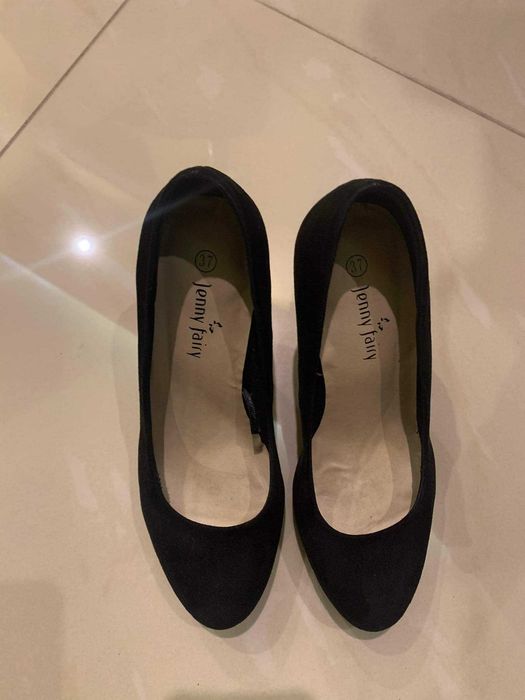 czarne zamszowe buty