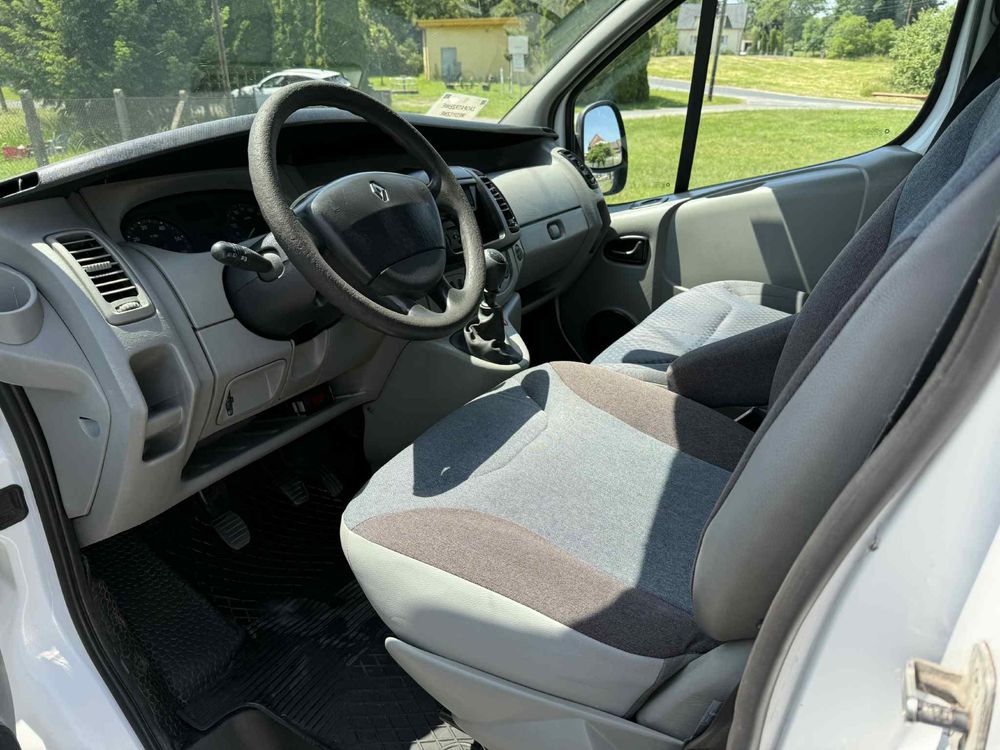 Renault trafik Long 2010r 2.0 115km chłodnia klima sprawne !