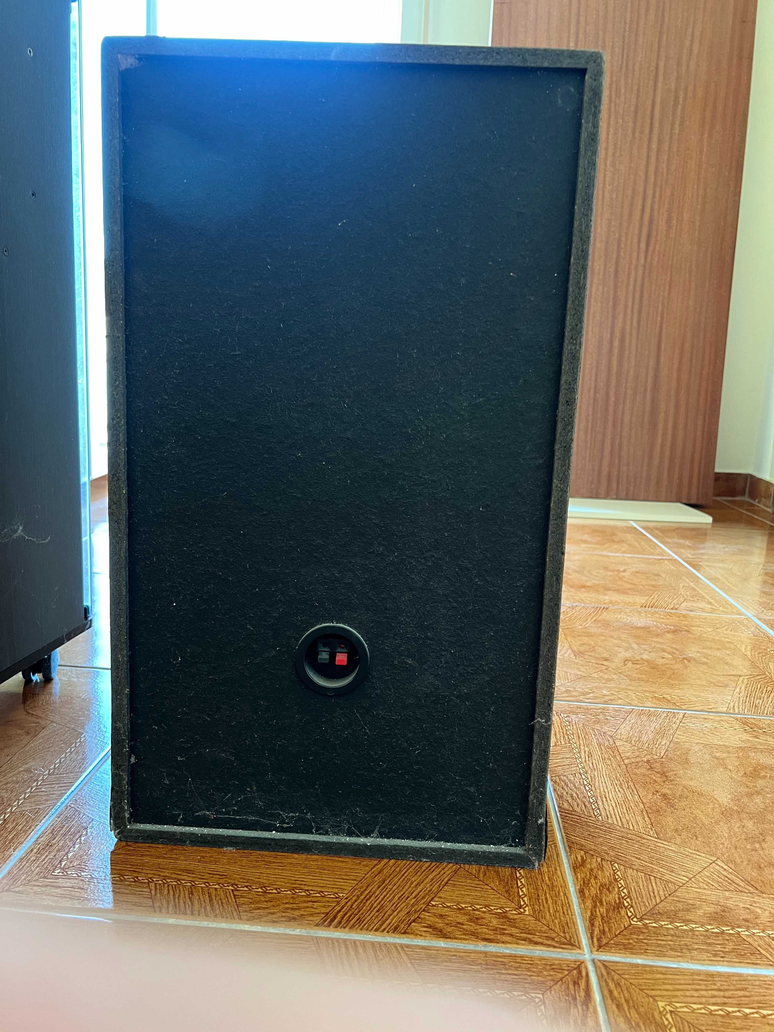 Aparelhagem Hi-Fi vintage mais colunas