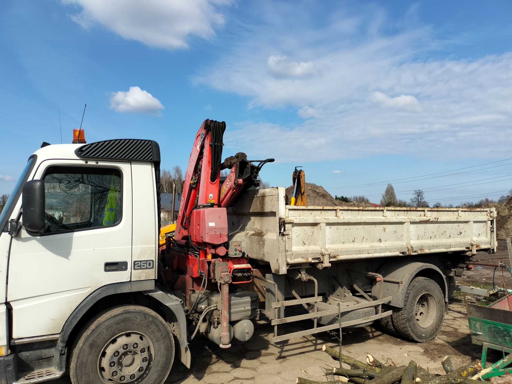 Ziemia ogrodowa przesiewana, czarnoziem pod trawnik lub warzywa