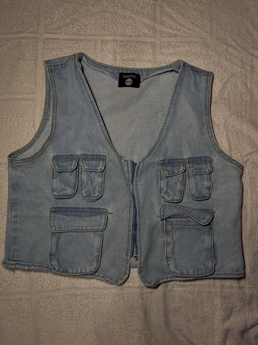 укорочена джинсова жилетка boohoo