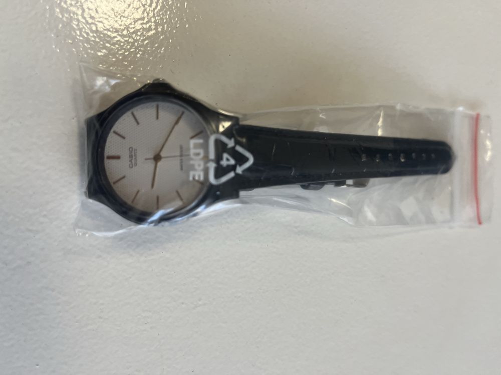 Sliczny zegarek Casio