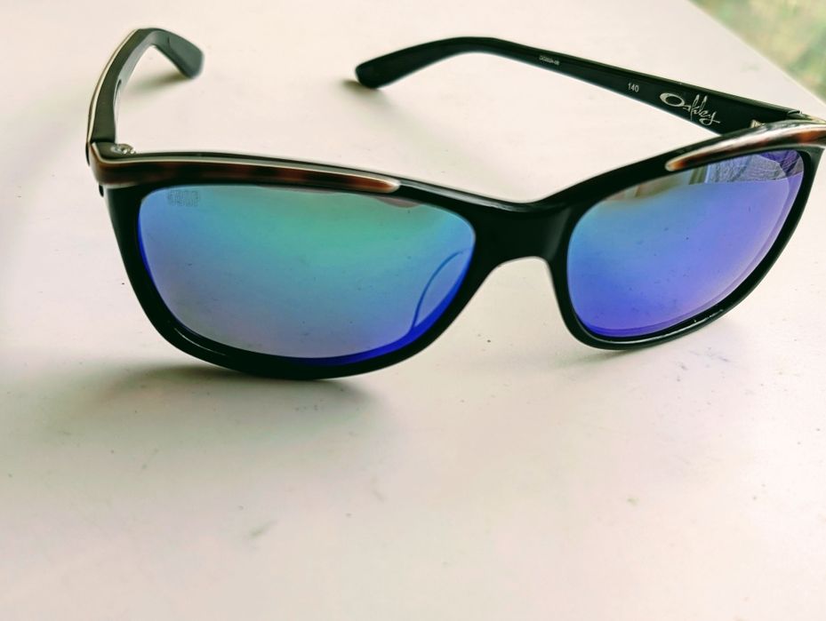 Солнцезащитные очки Oakley confront