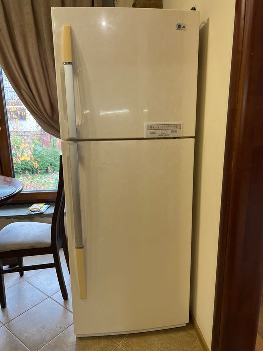 Холодильник з морозильною камерою  LG
