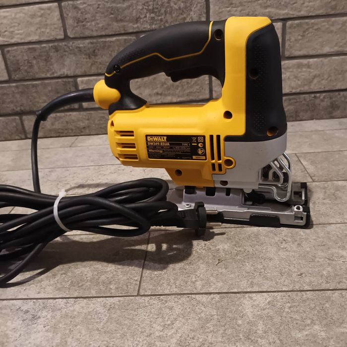 Електролобзик Dewalt DW 349