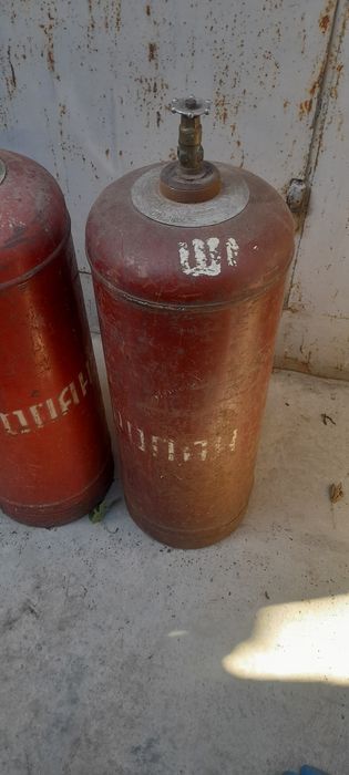 Продам газові балони.