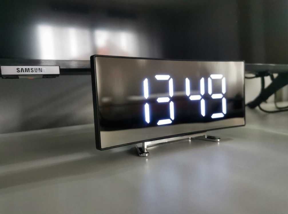 Budzik Zegar Elektroniczny LED Cyfrowy Stojący Data Temperatura Lustro