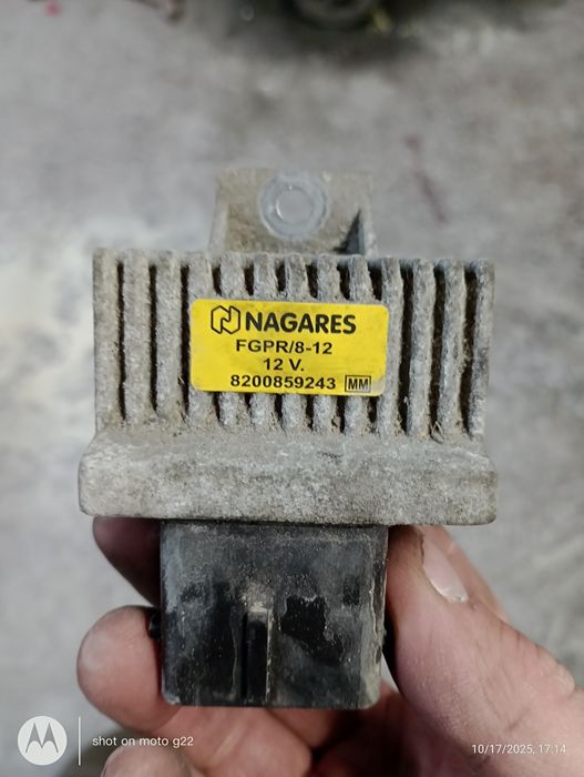 Реле свічок накалу Рено.