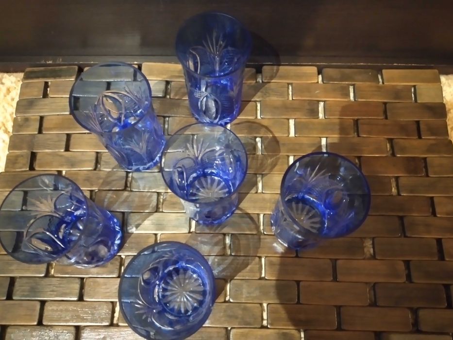 Szklaneczki  kryształowe niebieskie z okresu PRL.