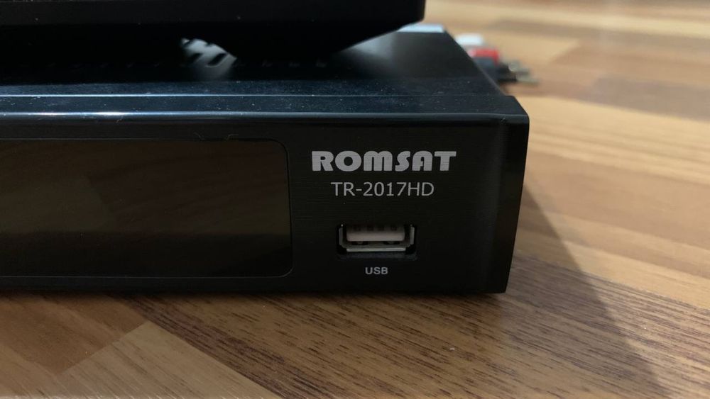 Тюнер Т2 Romsat TR-2017HD