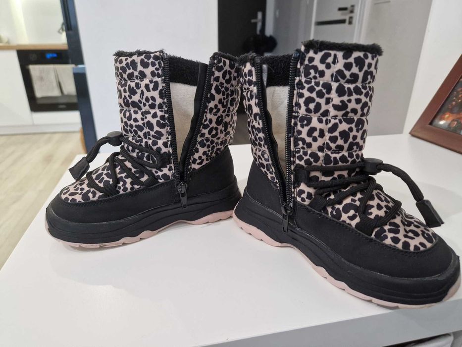 Buty zimowe, śniegowce dla dziewczynki Reserved rozmiar 27