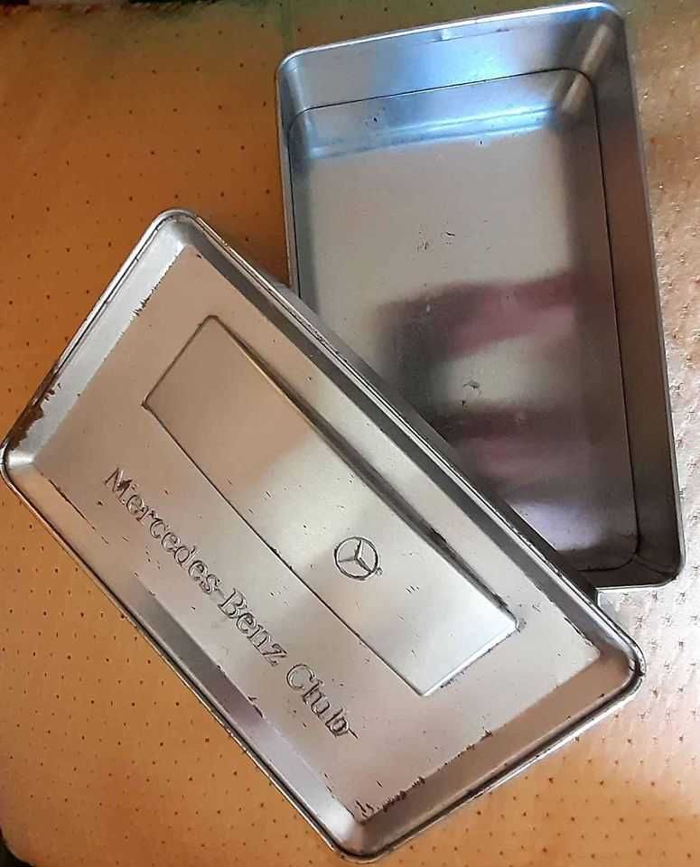 Caixa metalica Mercedes-Benz Club, produto oficial da marca