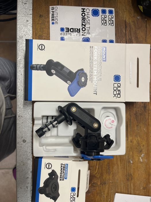 Quadlock motorcycle fork stem mount