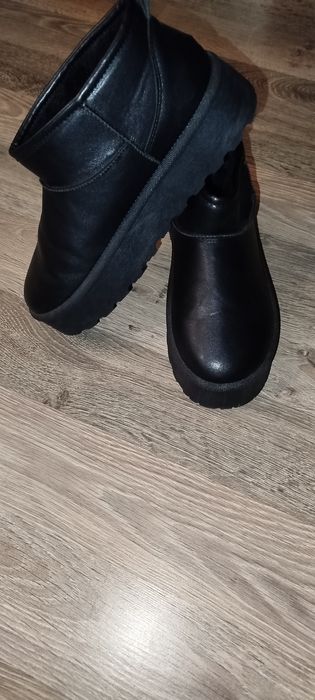 Продам угги не підійшов розмір