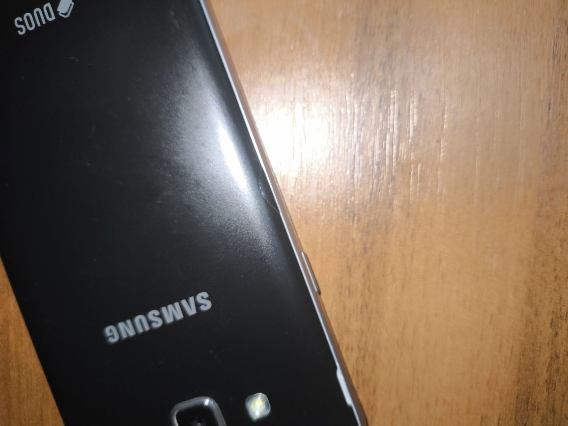 Смартфон Samsung Galaxy J3 2016