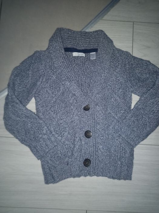 Sweterek okaidi oraz koszula hilfiger