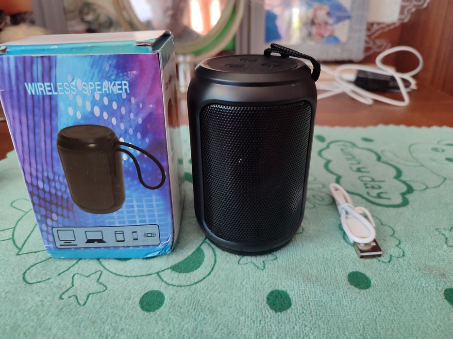 Продам блютуз колонку