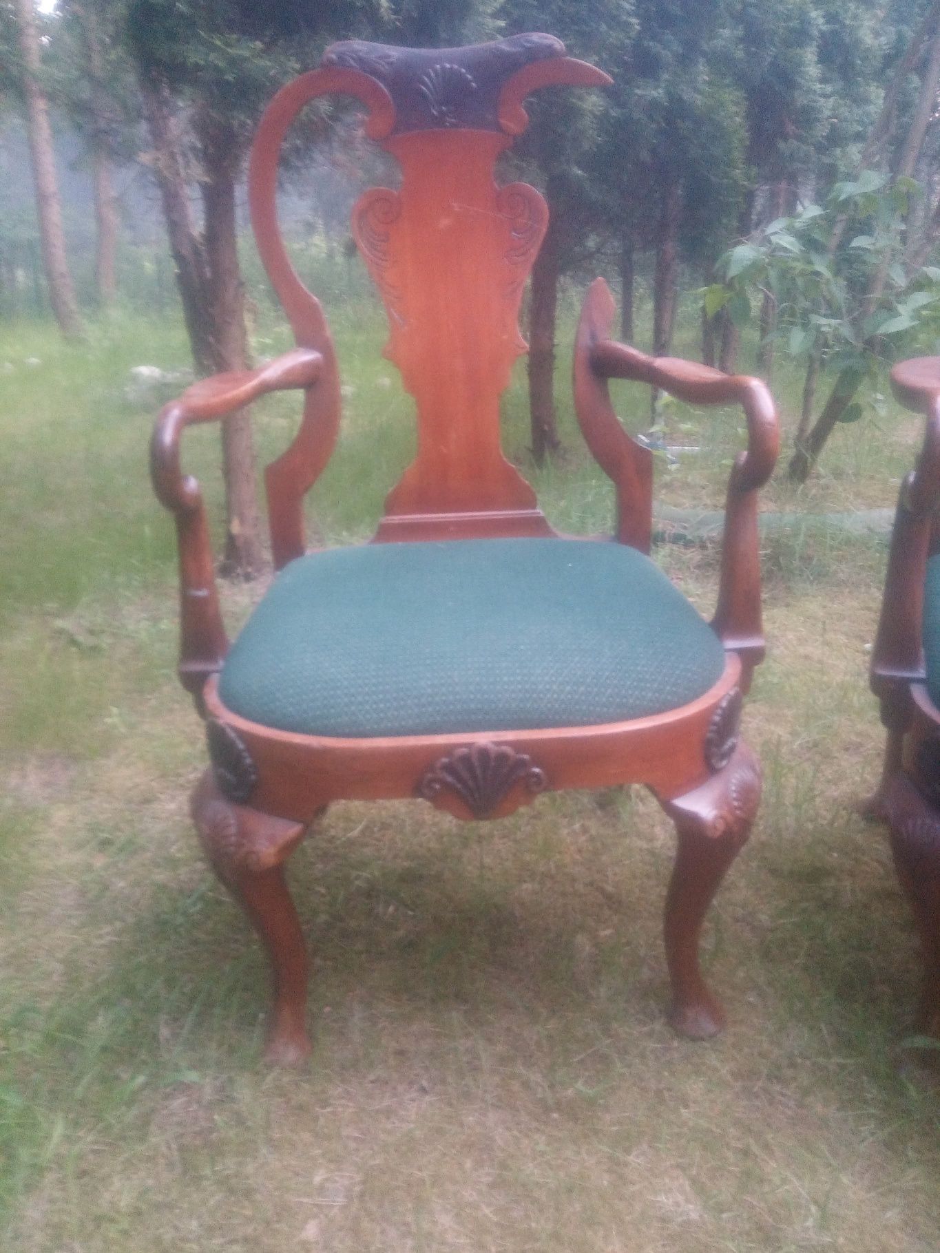 Zabytkowy zestawn mebli . Sofa, fotele  i stolik